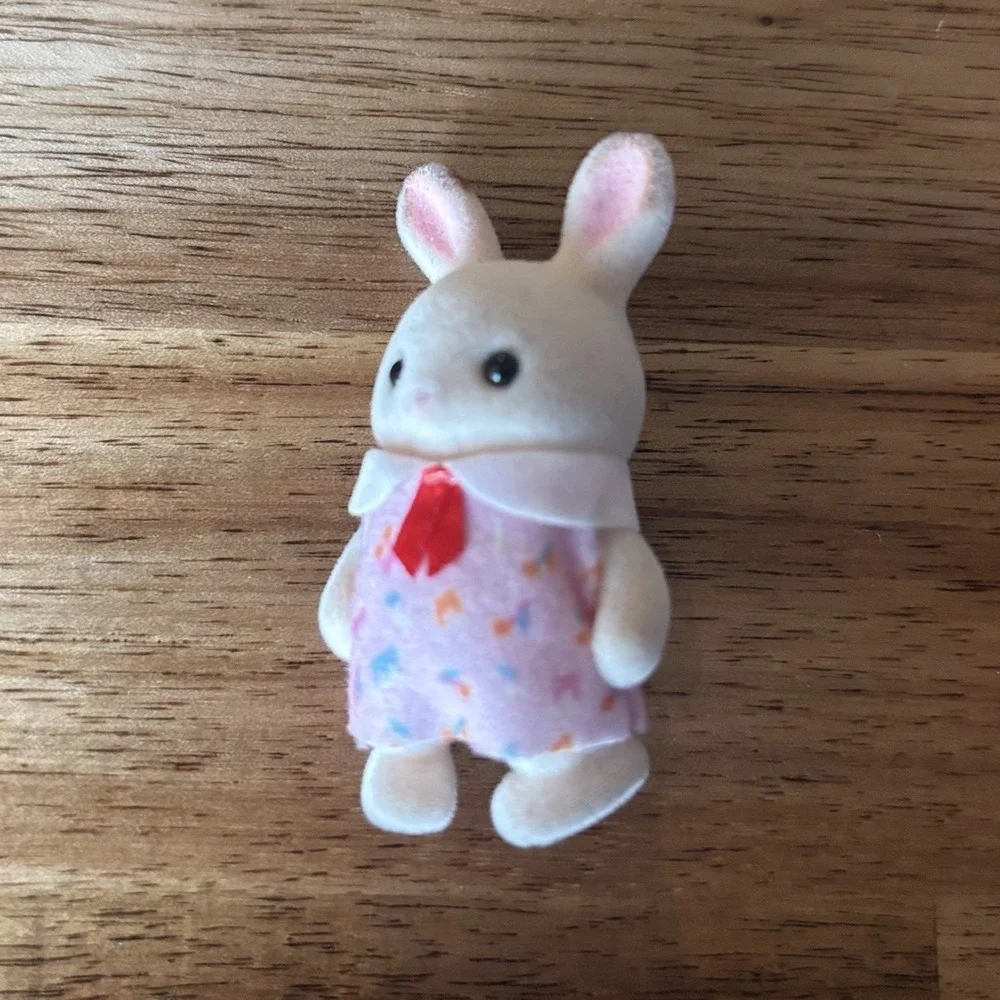 Calico Critters Rabbit Figure Sylvanian Families Doll Dipped Ears~PREOWNED 1